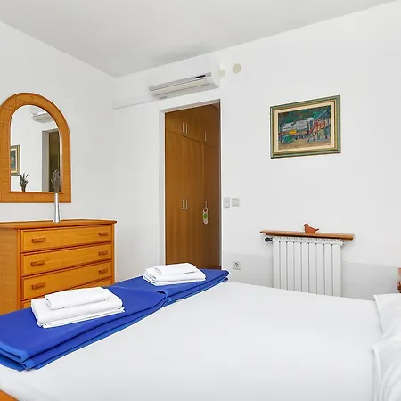 Double Uvala Pokrivenik 2069g Guest house